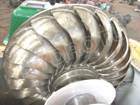 Turgo Turbine idroelettrica con potenza nominale di 100KW-2000KW, corridore in acciaio inossidabile e efficienza dell'88% per le centrali idroelettriche